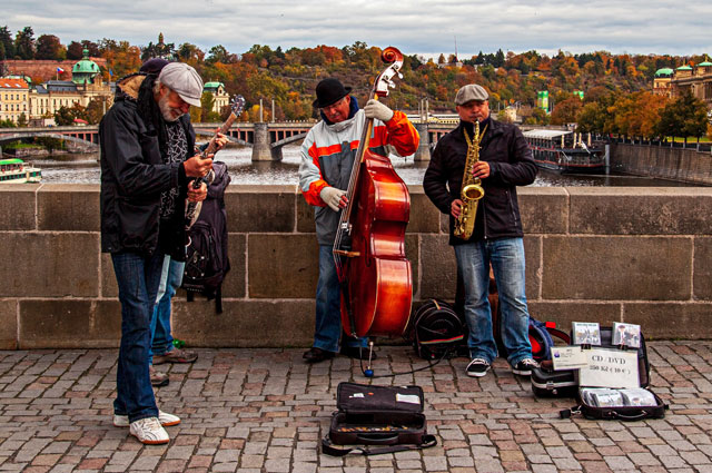 busk-that-jam-session-4266519_640.jpg.73eb29917559f92a878eb95eed85d770.jpg